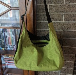 *used* Avocado green medium crescent baggu